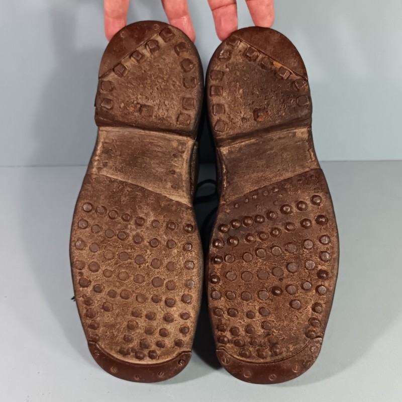 BRODEQUINS TROUPE CHAUSSURES MILITAIRE CLOUTES MODELE 1941 TOUTES ARMES TAILLE 42/43
